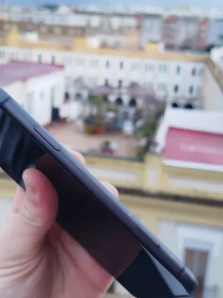 iPhone 11 Negro 64 GB + Cargador 47W+ Funda