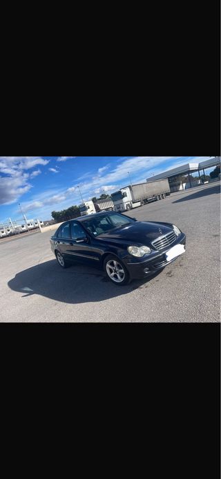 Mercedes-Benz C220 2005