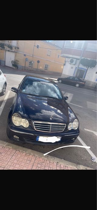 Mercedes-Benz C220 2005