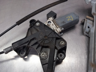 ELEVALUNAS DELANTERO IZQUIERDO MERCEDES-BENZ VITO