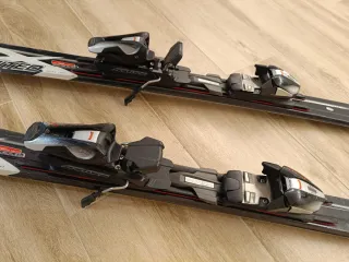 Esquís y bastones AT PRO UNLIMITED