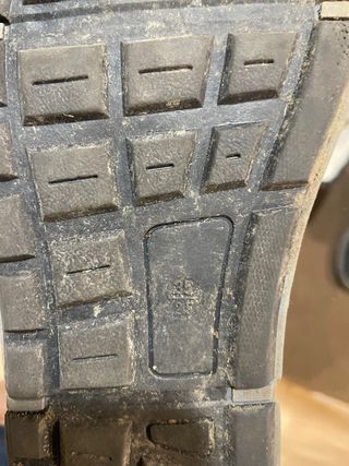 Casco y botas de nieve Quechua