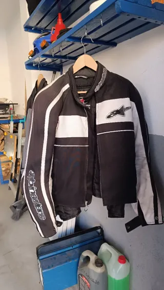 Cascos y cazadoras moto