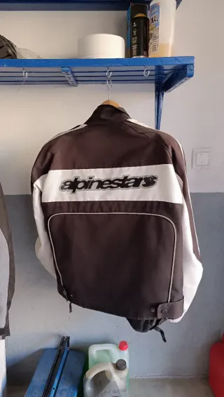 Cascos y cazadoras moto