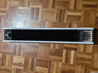 Radiador Metálico Negro y Blanco