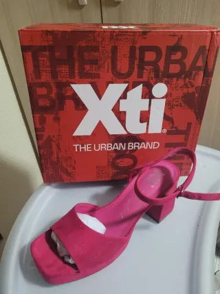 Sandalias Fucsia Tacon Alto Talla 39