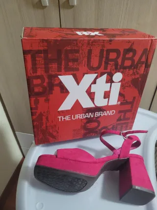 Sandalias Fucsia Tacon Alto Talla 39