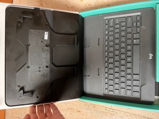 Funda y Teclado Logitech Tablets 9-10