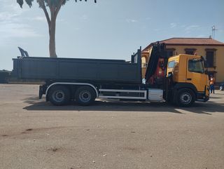 Volvo FM 420-CAMIONES GANCHO CON GRUA