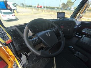 Volvo FM 420-CAMIONES GANCHO CON GRUA