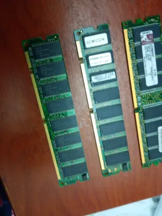 Memorias RAM Kingston y otras