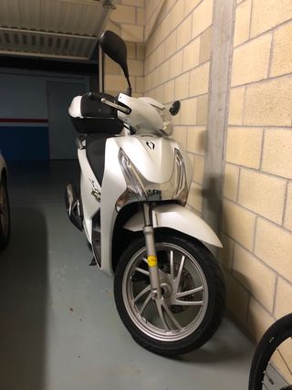 Honda SH 125 Scooter Automática