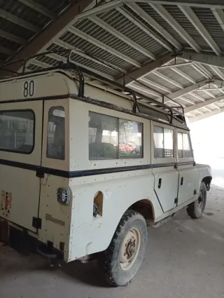 Land Rover Santana largo modelo 109 año 1980