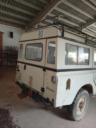 Land Rover Santana largo modelo 109 año 1980