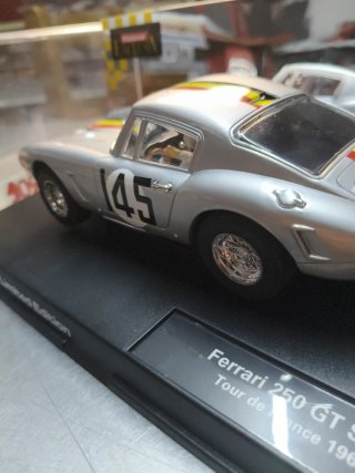 Carrera Ferrari 250 GT SWB 1961 ESCALA 1.24