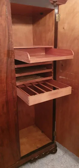 Muebles de habitación madera antigua