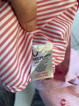 Camisa Fred Perry Rayas casi nueva
