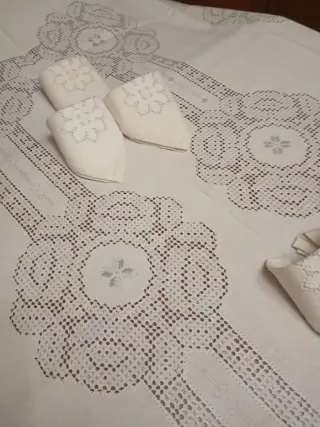 Mantelería Lagartera Lino Bordada Mano y deshilada