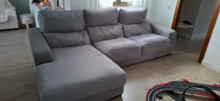 Sofá modular gris de tela