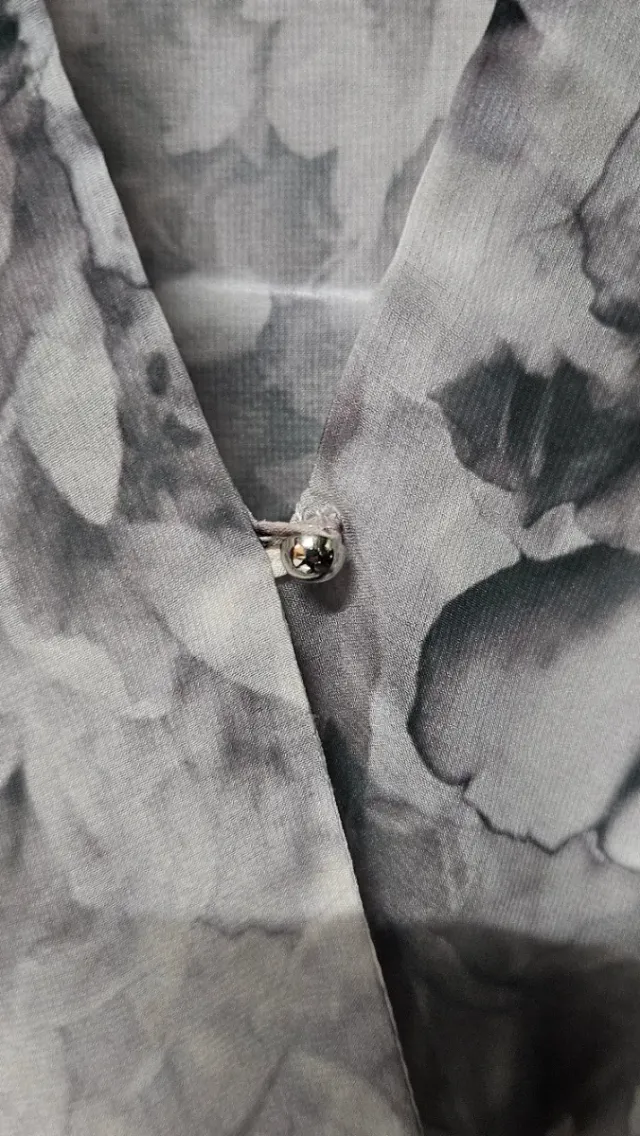 Blusa fantasia floreale grigio/viola