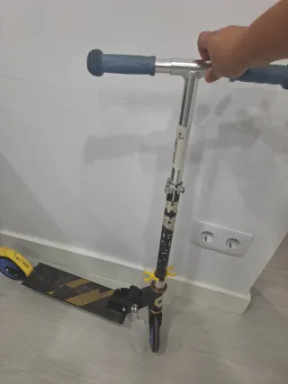 Patinete infantil plegable y bicicleta