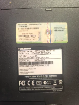 Portátil Toshiba satélite 13T Negro