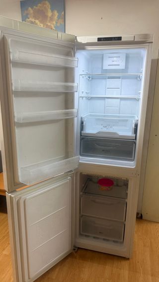 Nevera Indesit blanca