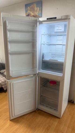 Nevera Indesit blanca