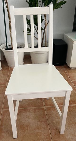 Silla de comedor blanca de madera