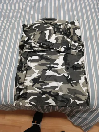 Conjunto de uniforme militar camuflaje ByN