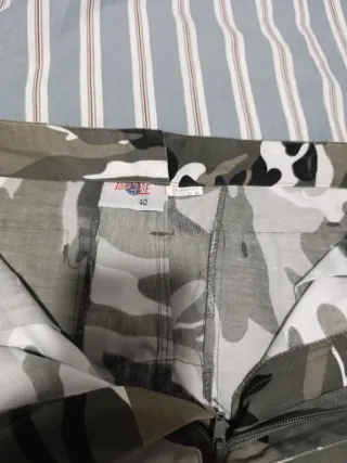 Conjunto de uniforme militar camuflaje ByN