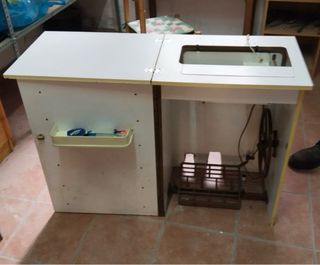 Máquina de coser SIGMA con mueble