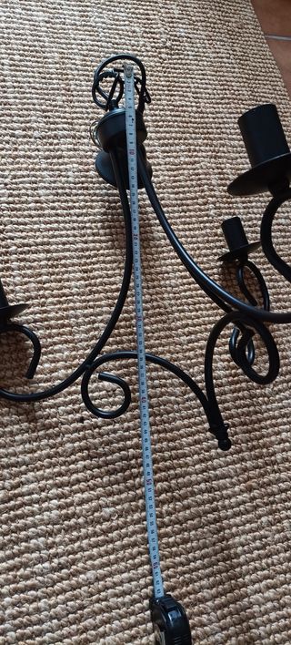 Lámpara colgante de metal negra largo 50 x 50cm.