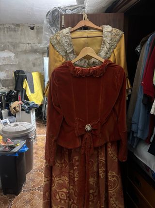 Traje Fallera 2 cuerpos dorado