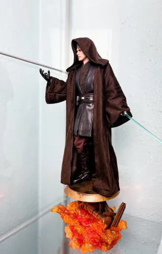 Hot Toys Anakin Skywalker MMS486 (Dark Side)