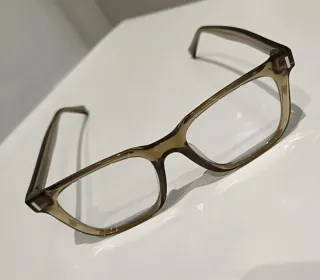 Gafas de óptica marrones