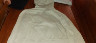 Felpa beige con zip e tasche