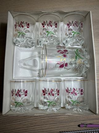 Set cubitera con 6 vasos dorados