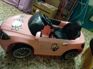 Coche eléctrico infantil  (batería sin fuerza)