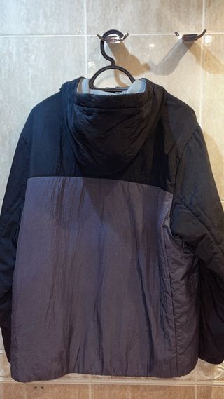 Chaqueta chubasquero Nike Negra y Gris