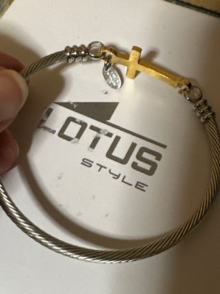 Pulsera Lotus Style Acero Cruz Dorada