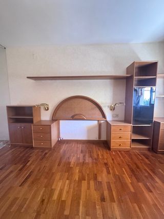 Habitación muebles: cajoneras, cabecero y mesitas
