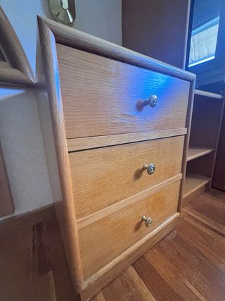 Habitación muebles: cajoneras, cabecero y mesitas