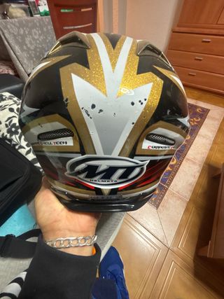 Casco de Moto MT Helmets Blanco y Dorado