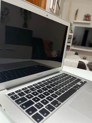 Apple Macbook Air