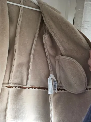 Abrigo Stradivarius ante y pelo