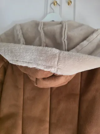 Abrigo Stradivarius ante y pelo