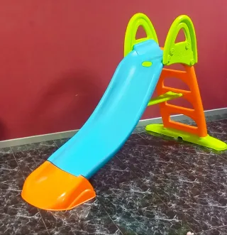 Tobogán Feber agua para niños jardín piscina