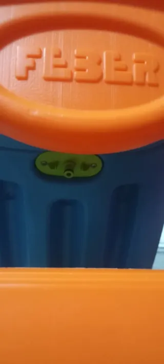 Tobogán Feber agua para niños jardín piscina