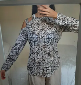 Blusa hombros descubiertos estampado